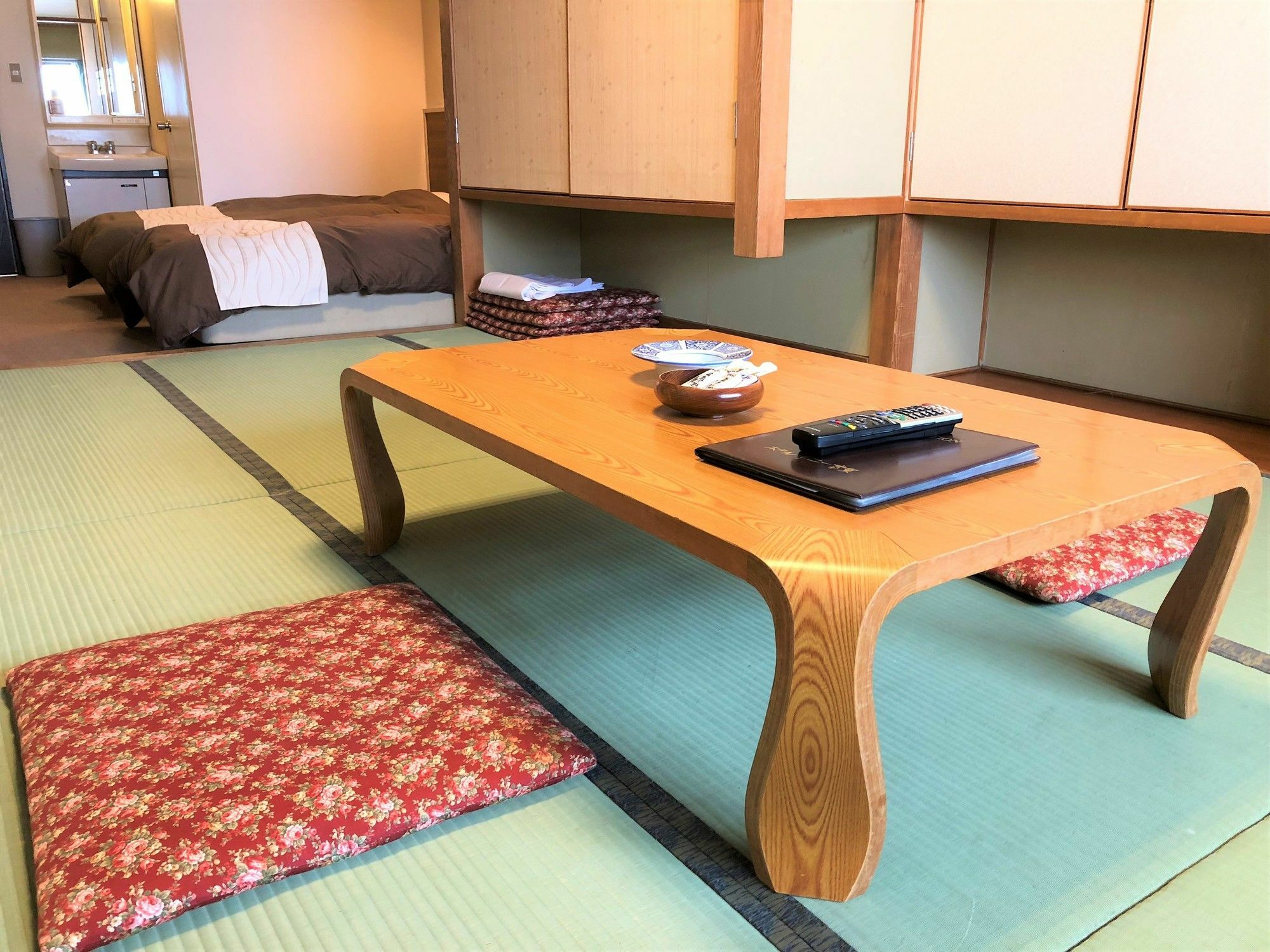 Hotel Sunny Shiga Яманути Экстерьер фото